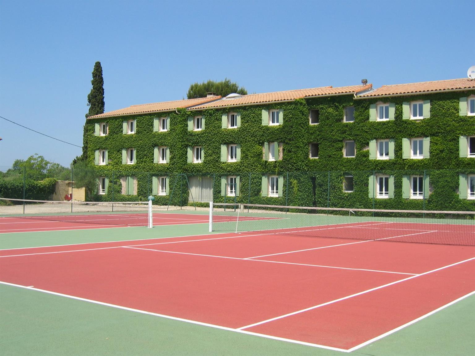 Logis Hotel Restaurant Uzes Pont Du Gard Bagian luar foto